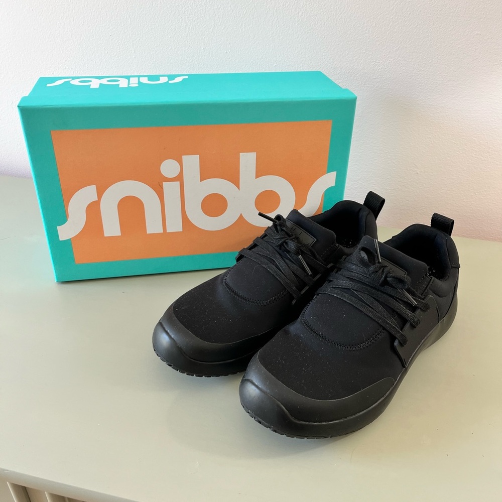 Women’s 8.5 Snibbs Spacecloud 2.0 Black Work Shoes